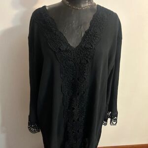 Issac Mizrahi Black Gauze Lace on V-neck, front, sleeve & bottom tunic, size XXL